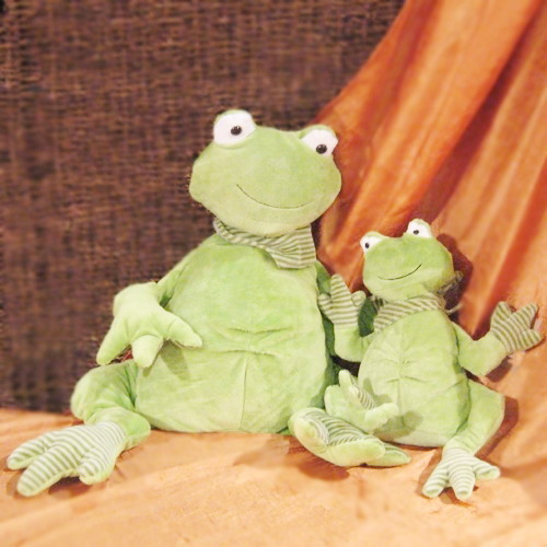 Chinese plush toy of green frog