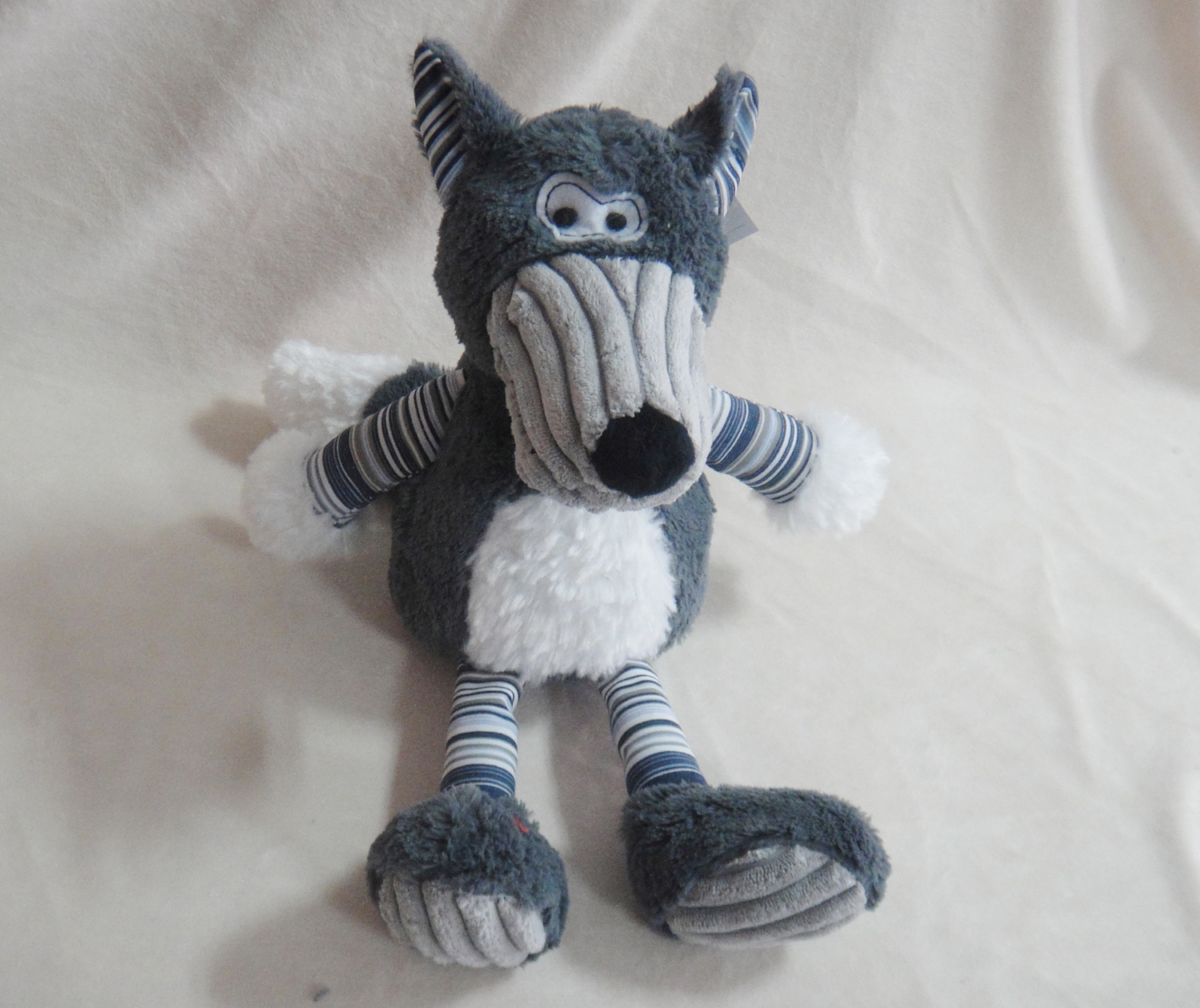 Chinese plush toy of grey wolf